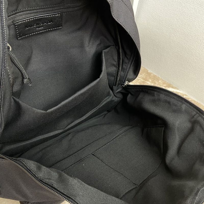 即納 バレンシアガ リュック 偽物 バックパック ブラック 5032219WB451000代引きを販売